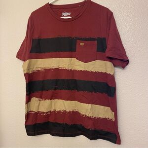 The Roadster Life co burgundy red tan stripe T-shirt with pocket men’s size XL